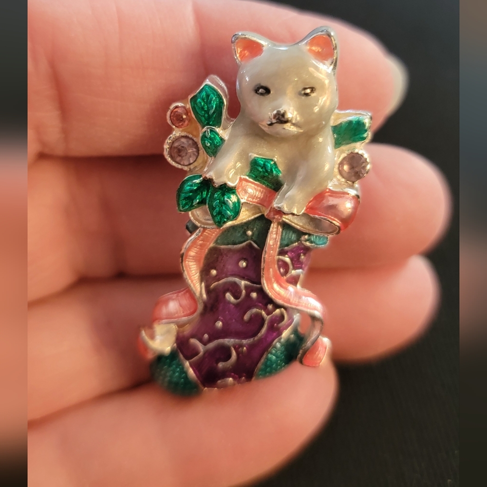 Vintage Christopher Radko Enamel Cat Christmas Stocking Brooch View 3